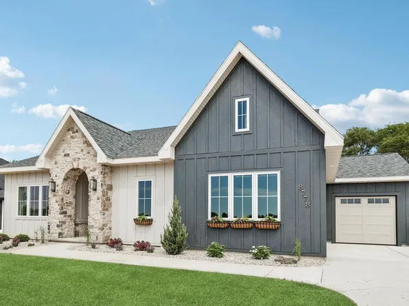 W8778 Blue Violet Court, Cambridge, WI 53523