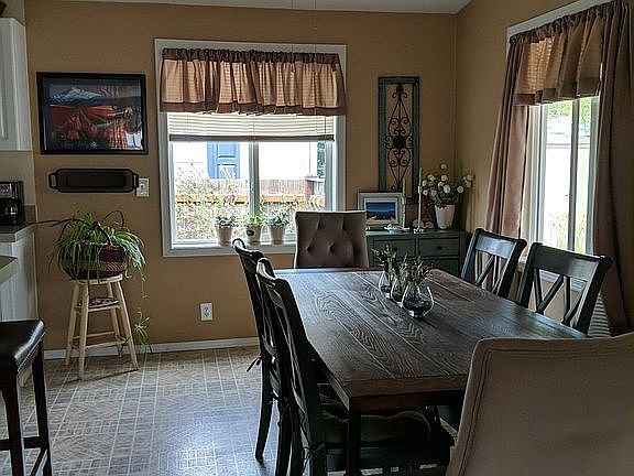 5th image of 201 W Oakview Ave Unit 110