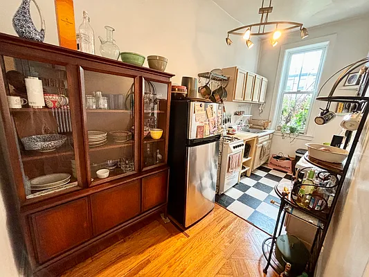 Rented by Garfield Realty  | media 19