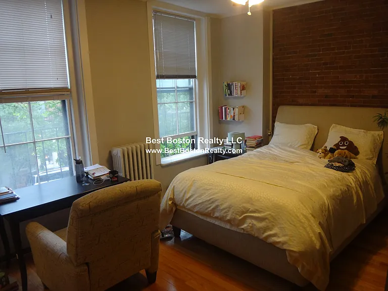 120 Charles St #5 — Photo 3
