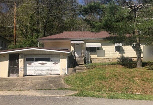 1st image of 258 Clay Dr