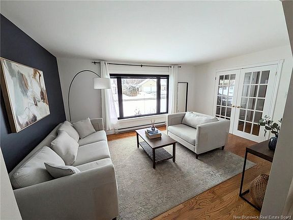 5th image of 103 Squires St
