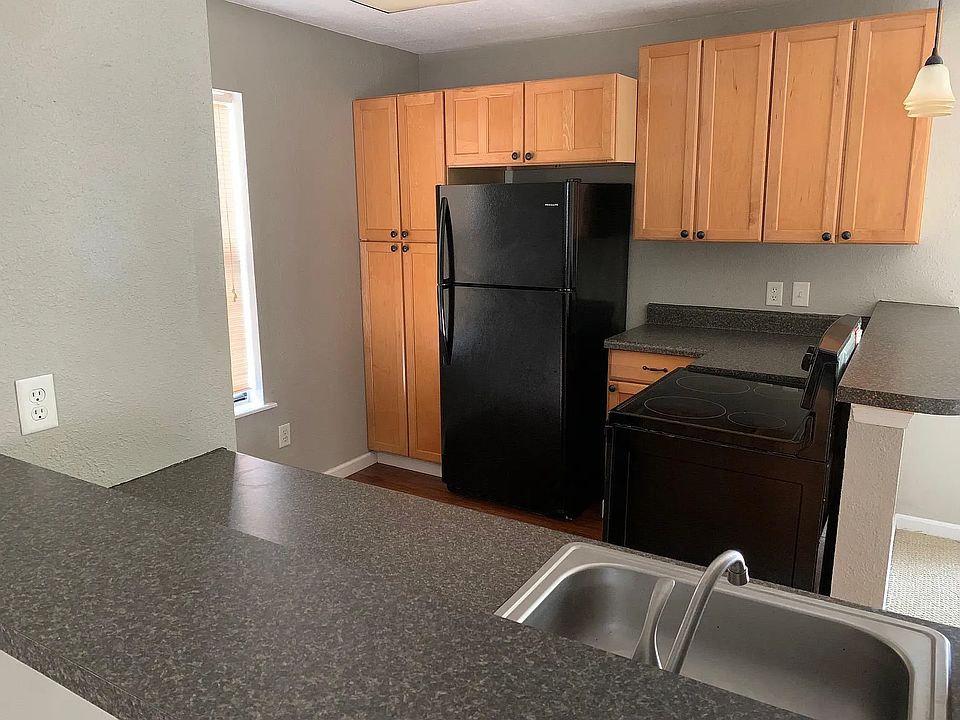 1st image of 1425 Menna St
