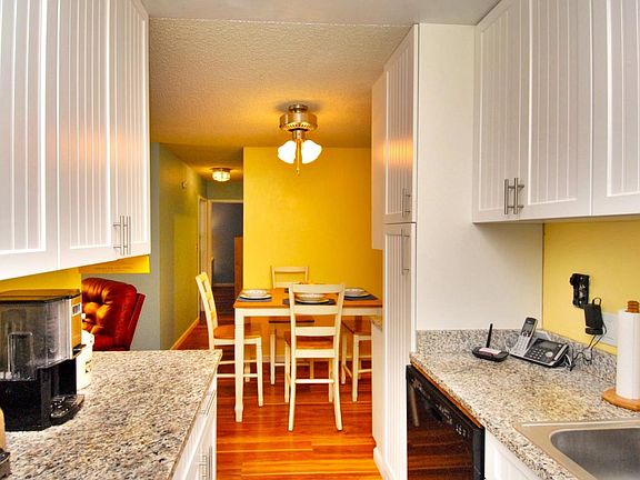 5th image of 413 Piccadilly Pl APT 12