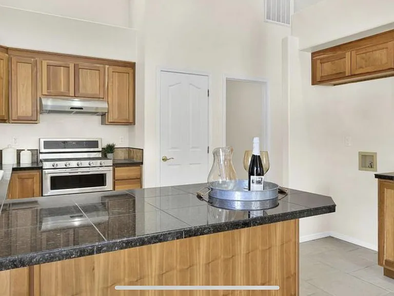 1605 N Eagle Creek Way — Photo 7
