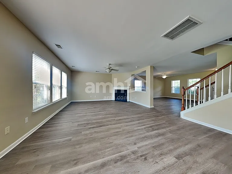 111 Graduate Ln — Photo 6