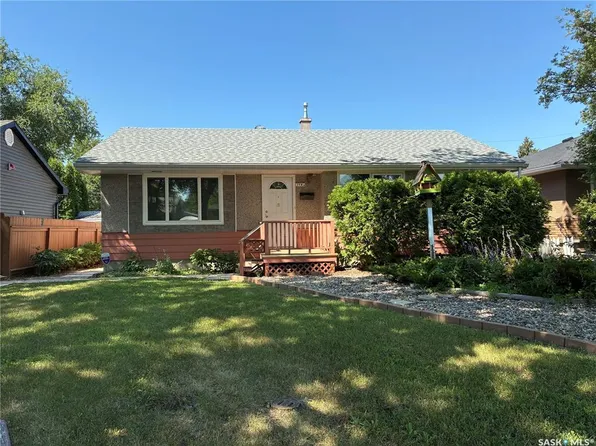 258 N Rose St, Regina, SK S4R 2Y2