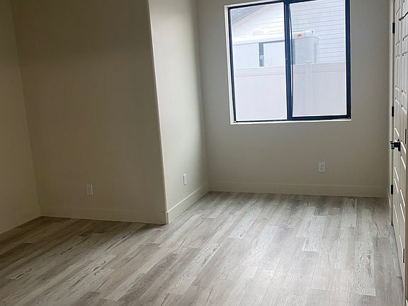 5th image of 2753 E Lake Vista Dr