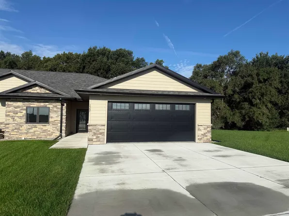 1507 Regency Cir N, Norfolk, NE 68701
