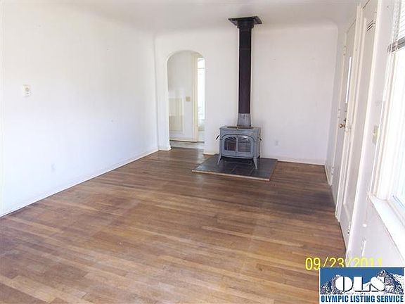 3rd image of 521 E 12th St