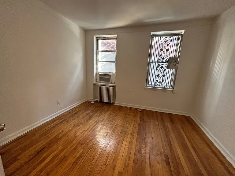 1752 1st Ave #4B — Photo 3