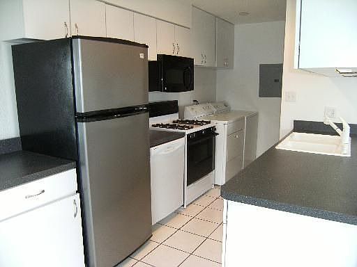 2nd image of 15920 Ozark Ave