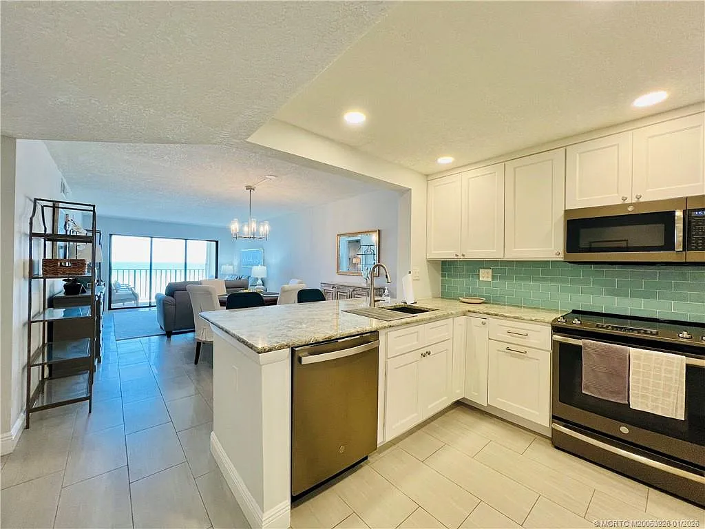 2 bed, 2.0 bath, 1053 sqft, $2,500 — Photo 4