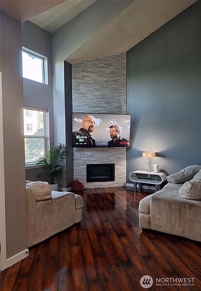 2nd image of 4818 Pointes Drive