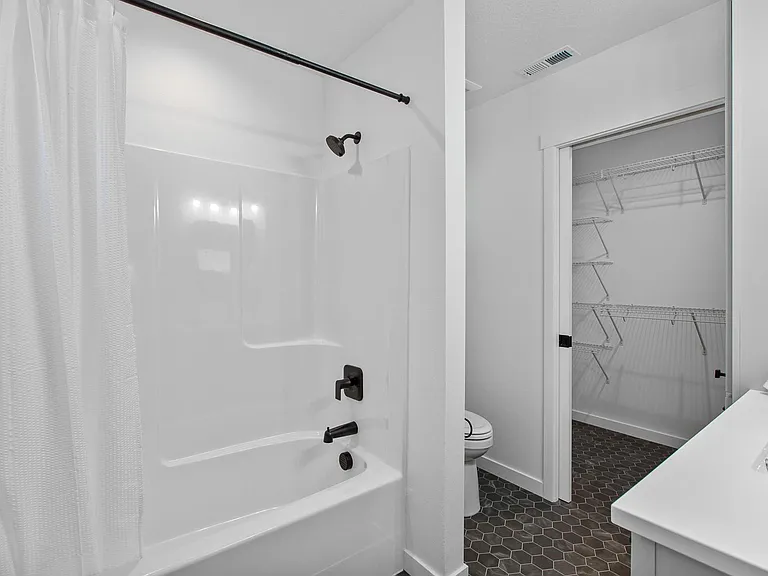 Master bedroom ensuite.