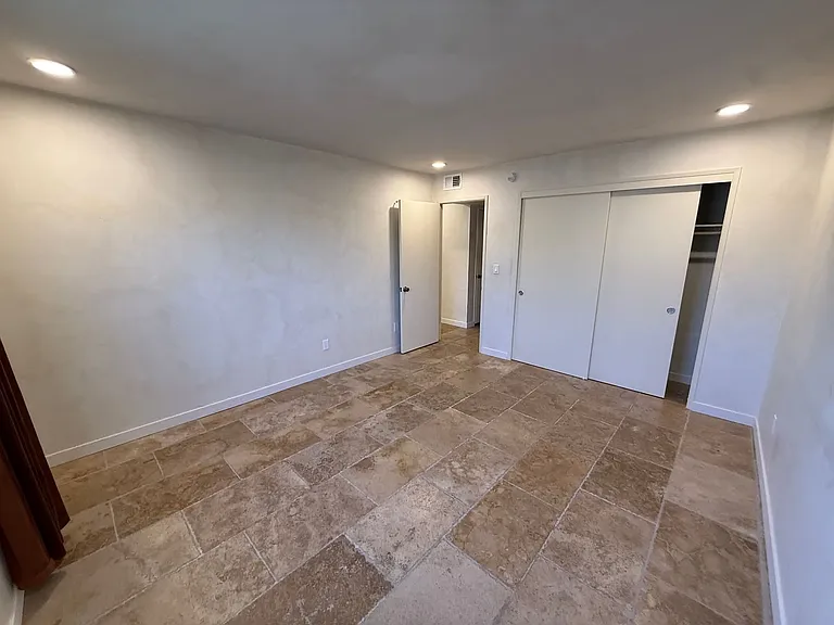 553 Front St — Photo 11