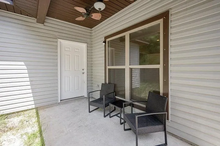 2239 Tom St — Photo 34