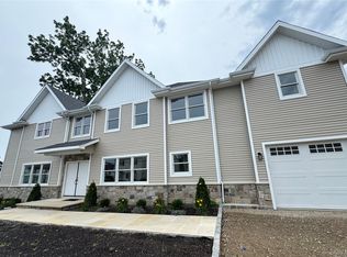 9 First Street, Glenwood Landing, NY 11547