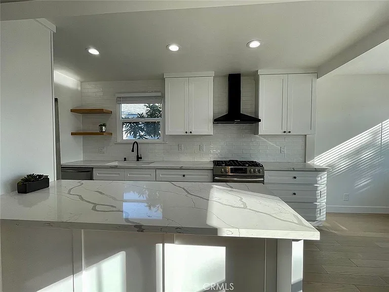 5427 W 135th St — Photo 3
