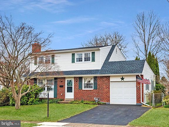 2nd image of 448 Wade Ave