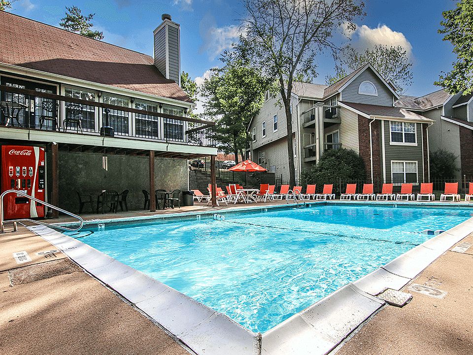 Sparkling Swimming Pool!