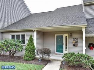 40 Lakeview Ct, Downingtown, PA 19335