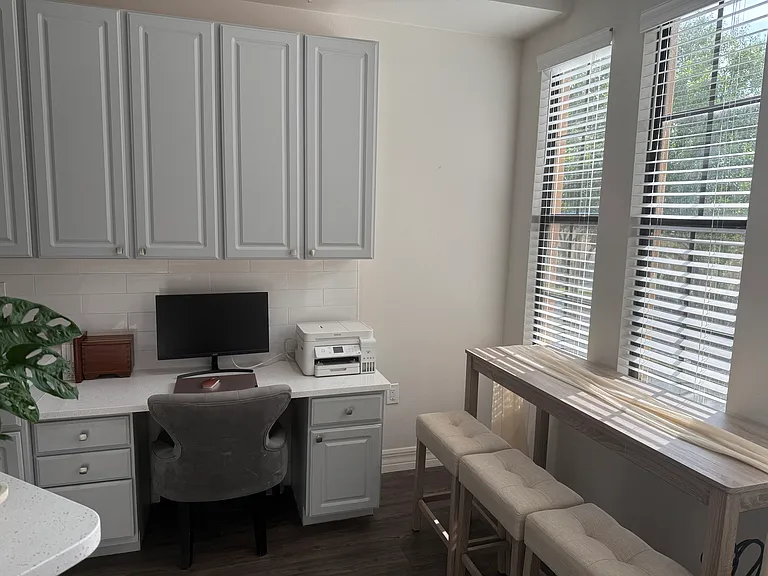 513 Mirasol Cir #203 — Photo 7