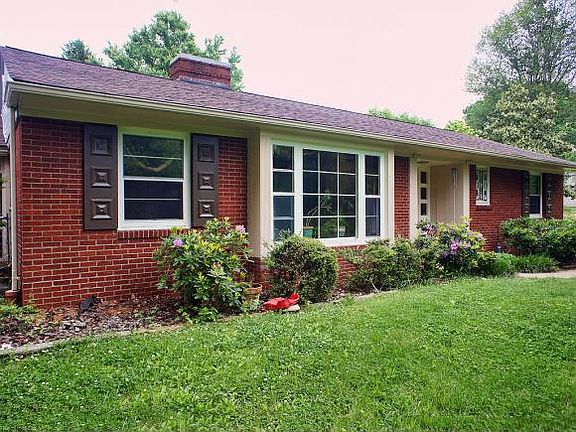 3rd image of 2356 Woodridge Ave