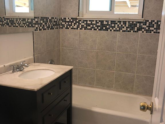 5th image of 1624 S Beach Ct