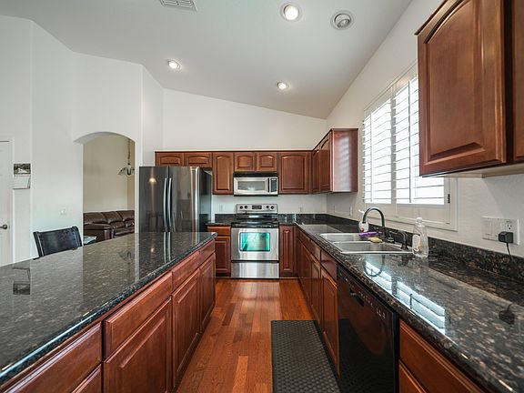 4th image of 7951 N Music Mountain Ln