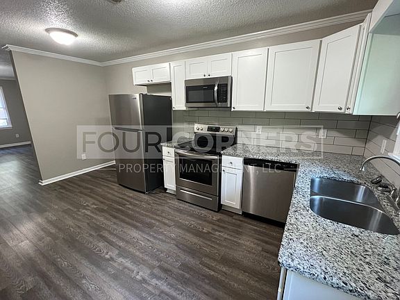 4th image of 325 Temple St #0