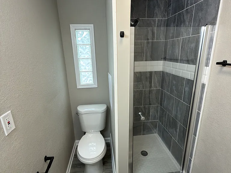 1412 N Harris Ave — Photo 20