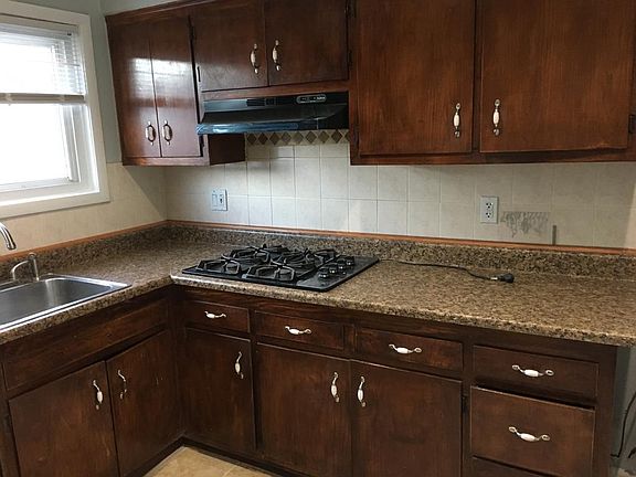 2nd image of 28 Kennedy Dr