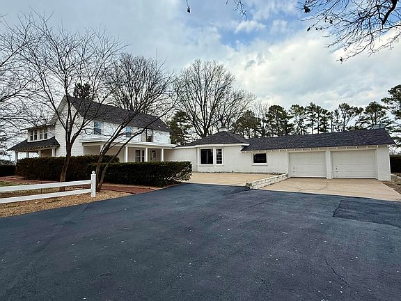 3rd image of 2202 S Farm Road 107