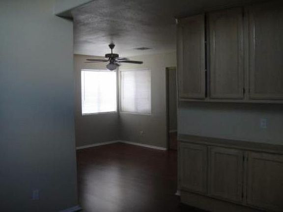 5th image of 1510 Thomas Dr