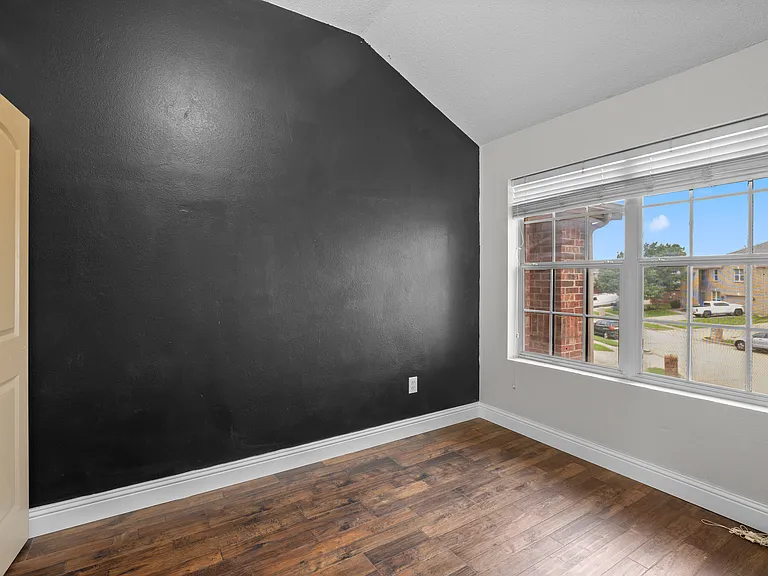 2318 Hillgrove Ct — Photo 39