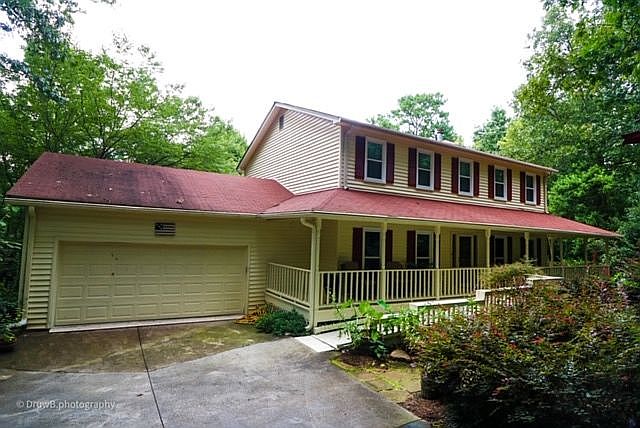 1st image of 210 Bluff Creek Dr