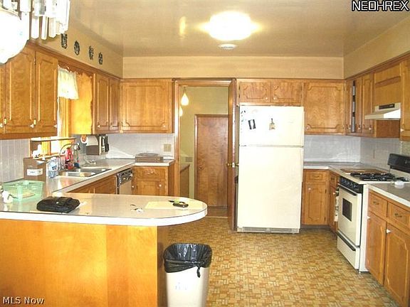 5th image of 263 Earl Dr NW