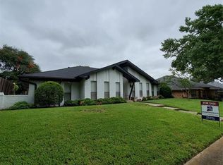 9515 Viewside Dr, Dallas, TX 75231
