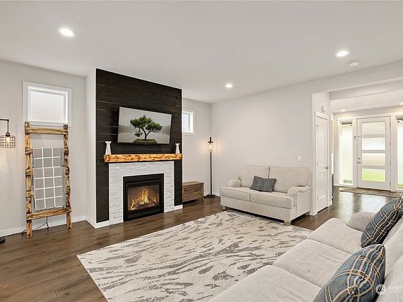 5th image of 125 23rd Avenue