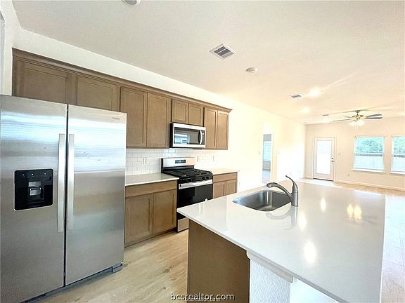 2nd image of 914 Coffee Mill Ln