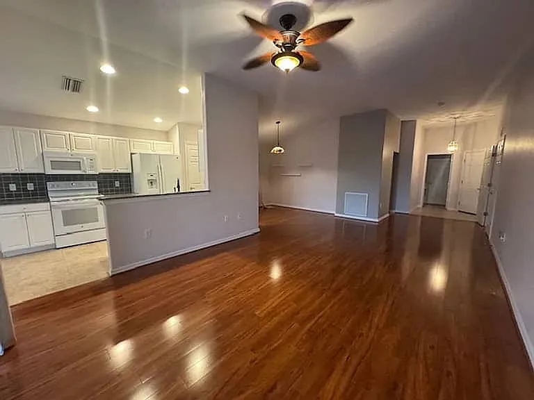 2 bed, 1200 sqft, $1,275 — Photo 1