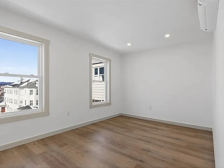 79 Fox St #2 — Photo 5