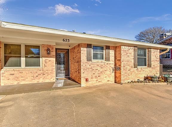 2nd image of 623 Oxford Dr