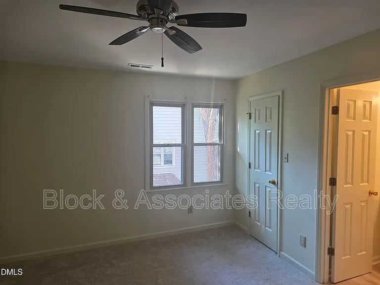 6550 Thetford Ct — Photo 9