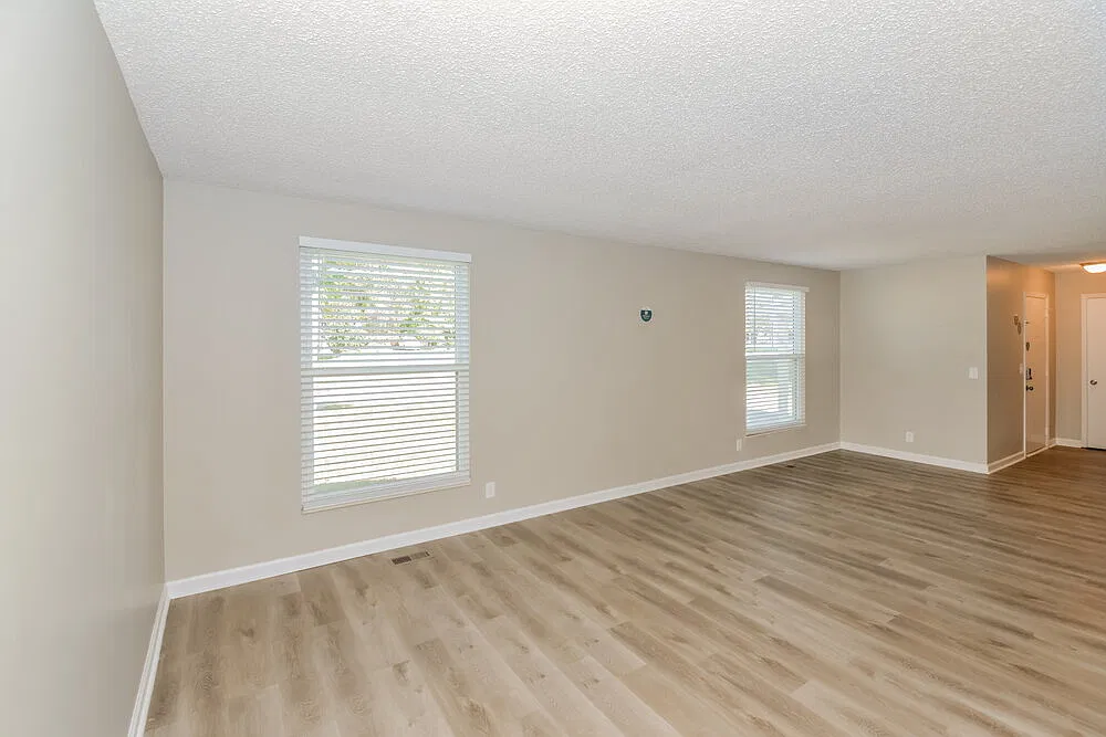 3 bed, 2.0 bath, 1475 sqft, $2,070 — Photo 3