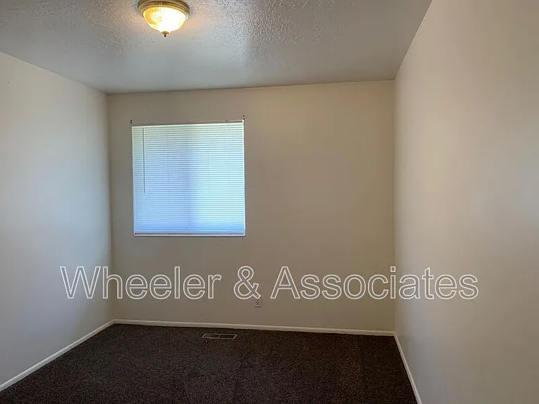2650 Jefferson Ave #11 — Photo 7