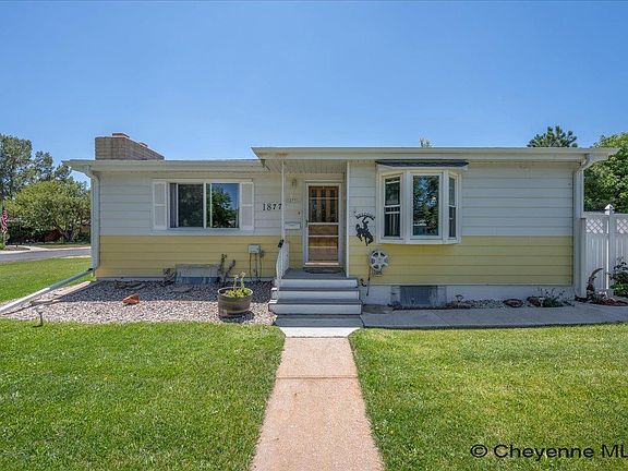 2nd image of 1877 Newton Dr