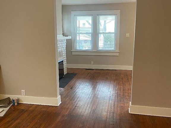 5th image of 128 N Quentin Ave