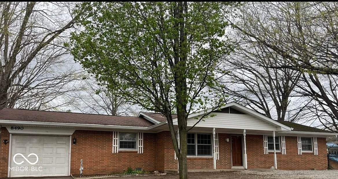 8490 Central Ave photo 1